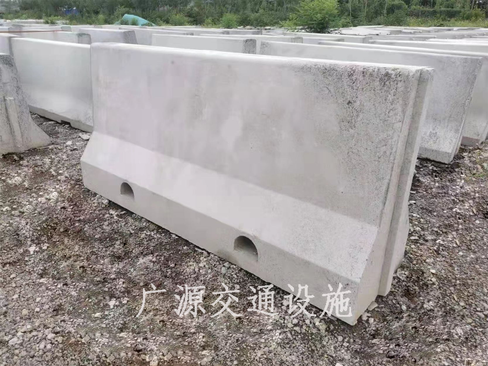 2000×930高速新泽西隔离墩 