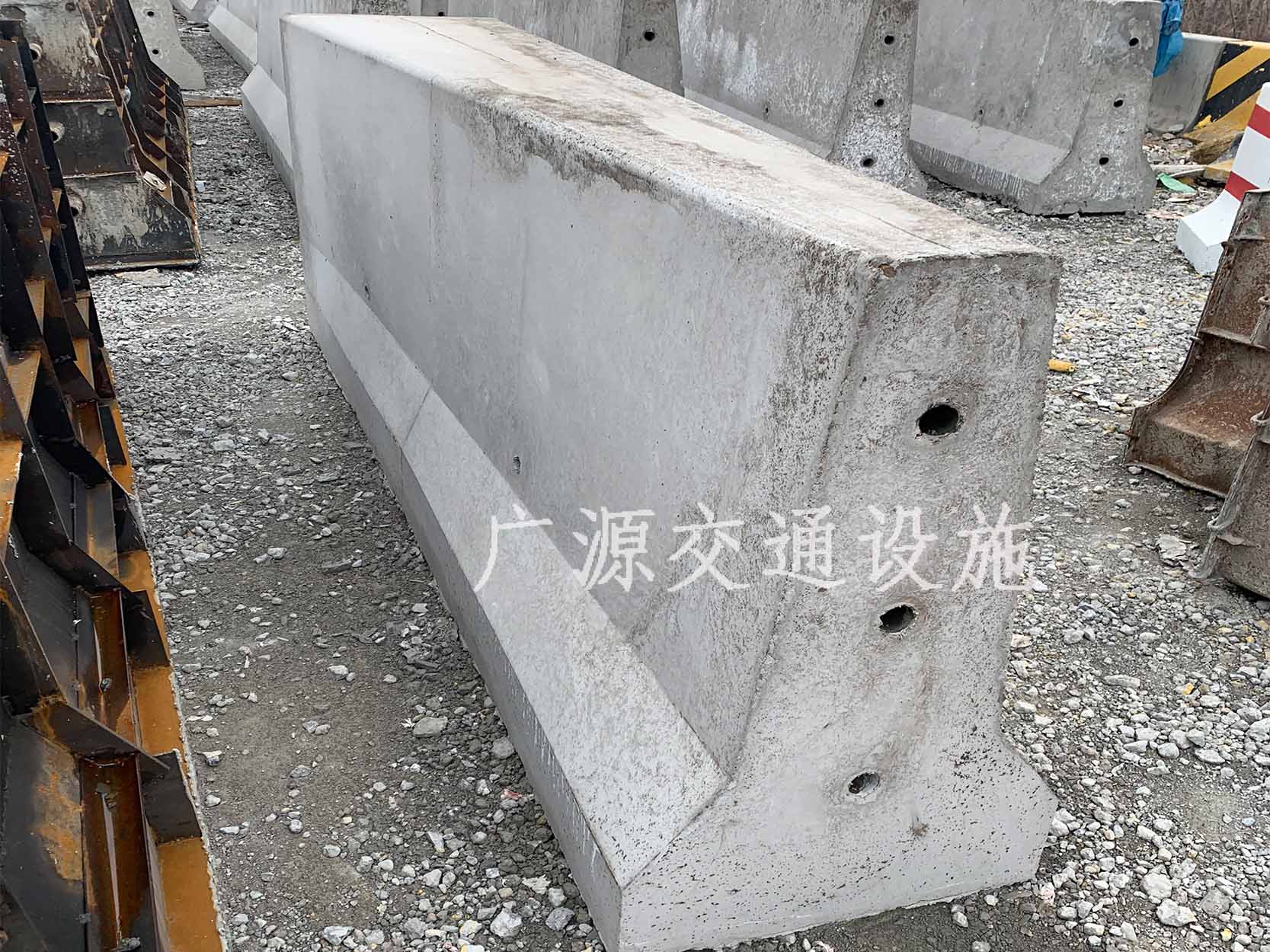 5000×1300桥梁大隔离墩