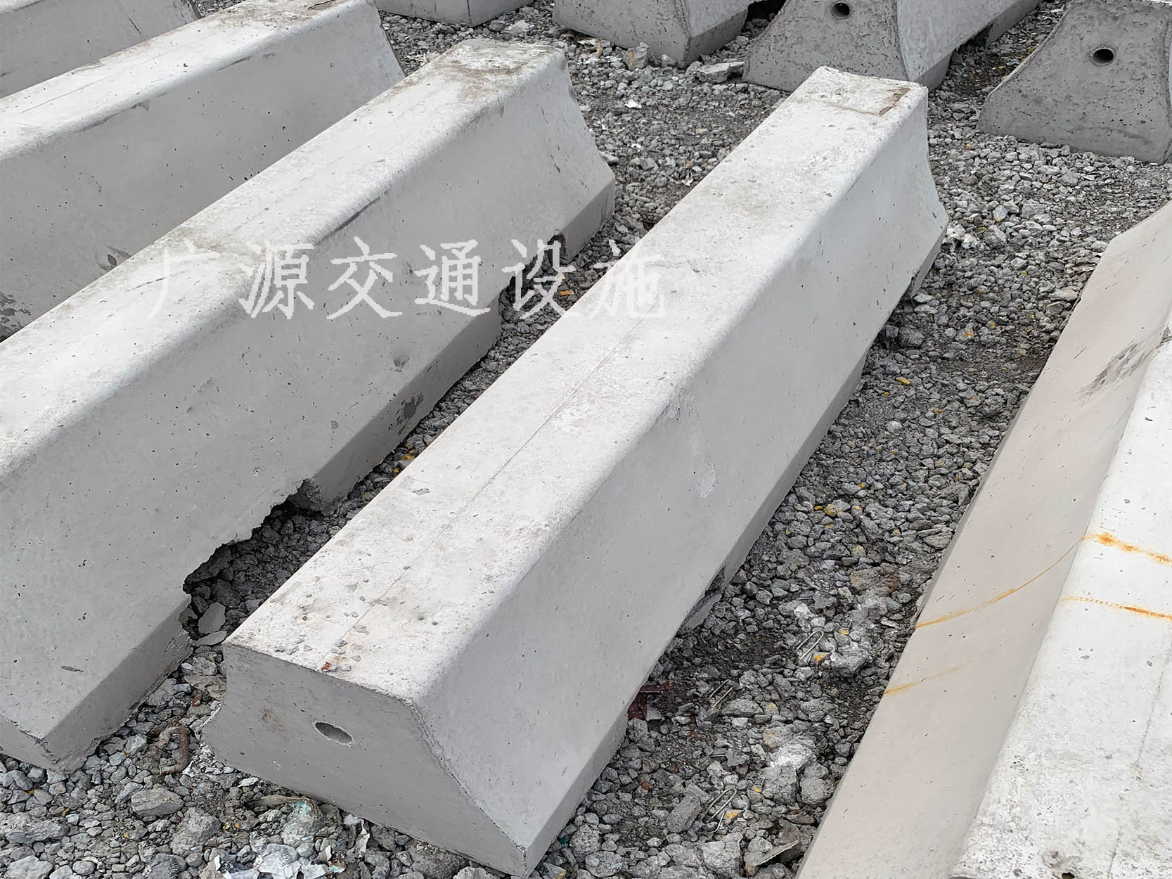 1800×480护栏底座水泥墩