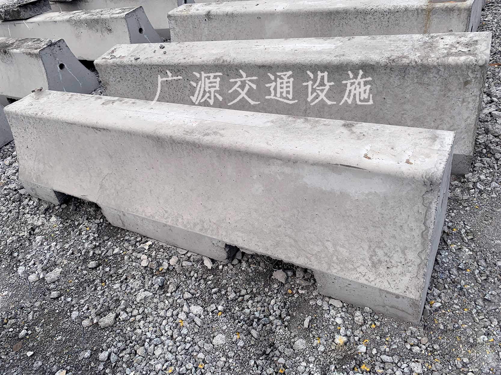 1800×480护栏底座水泥墩