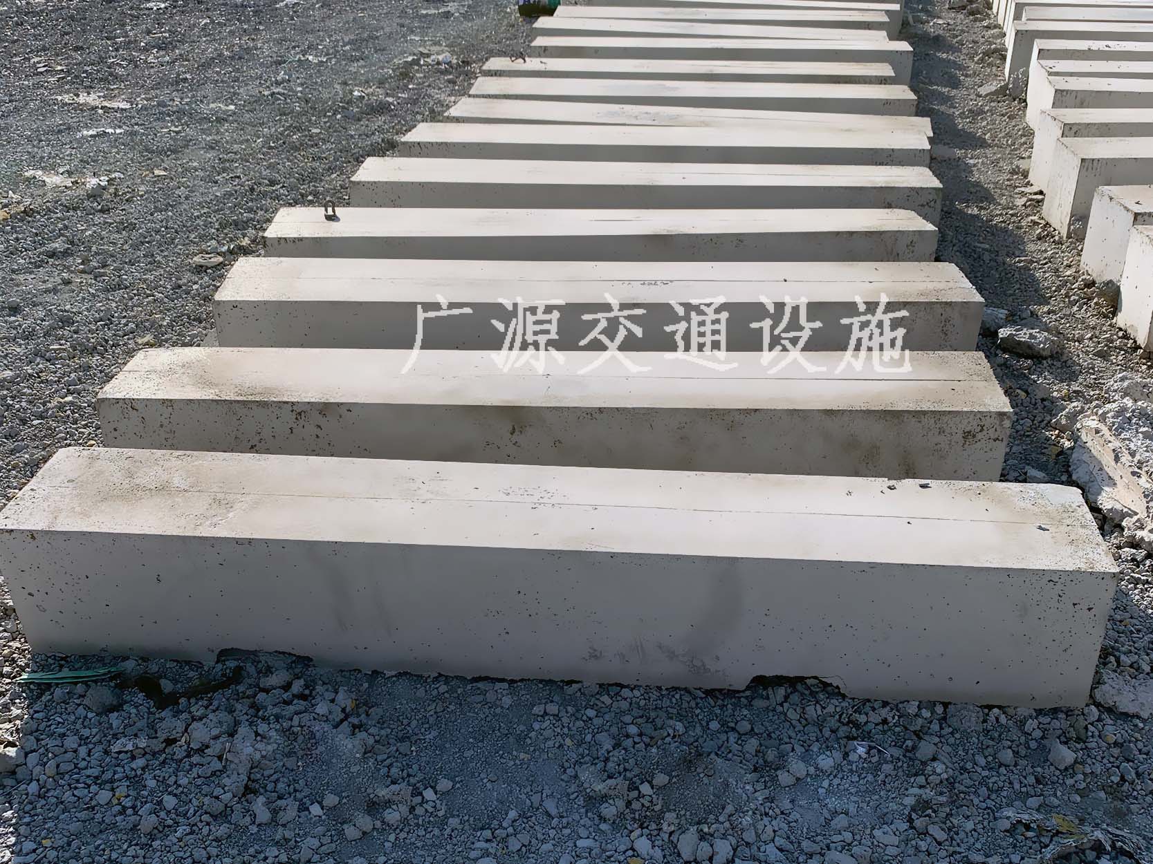 1700×350轨道交通水泥墩