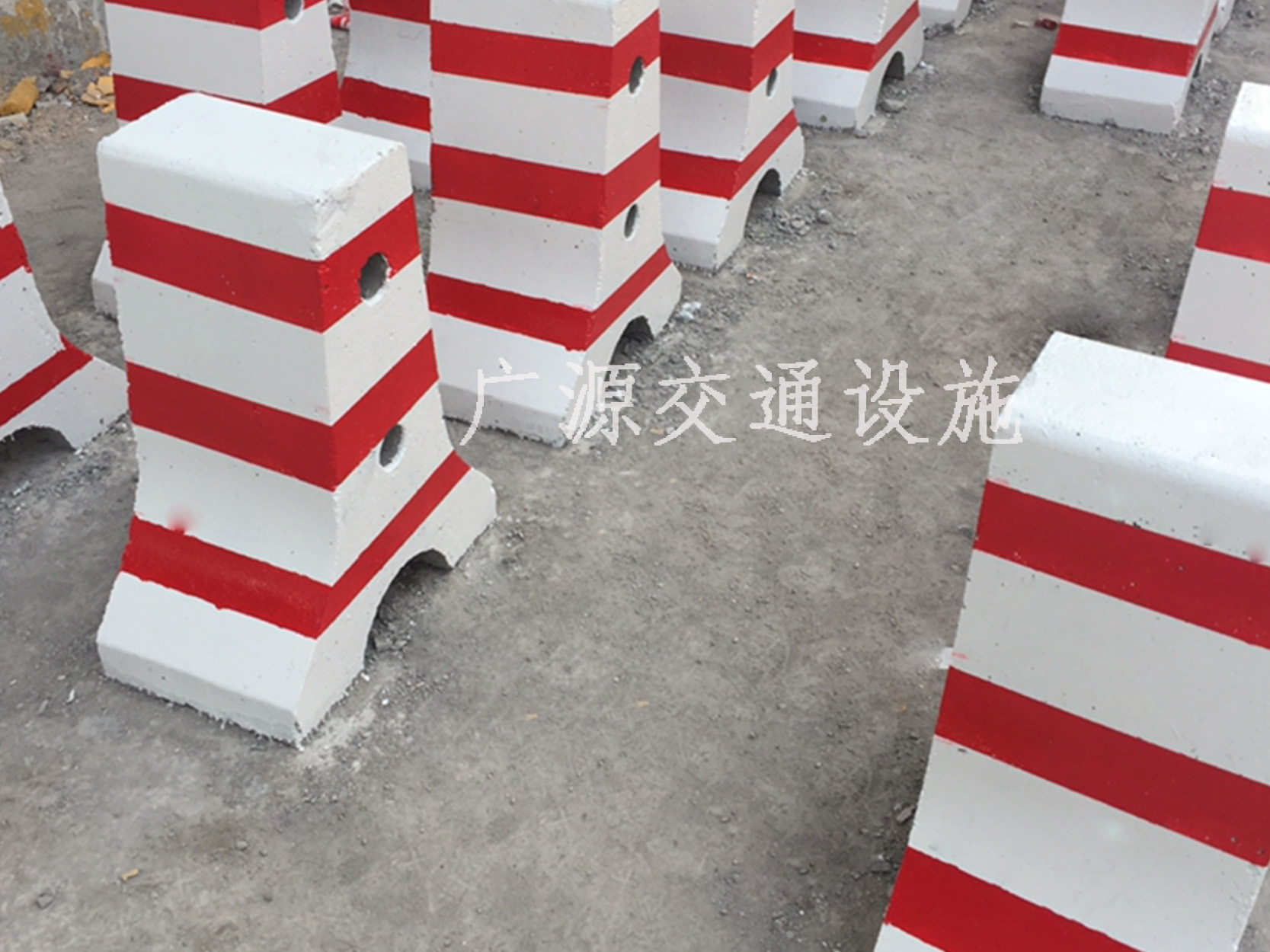 300×800城市水泥隔离墩