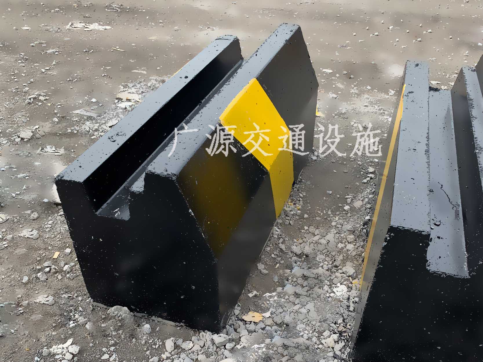 北上广配装式隔离墩