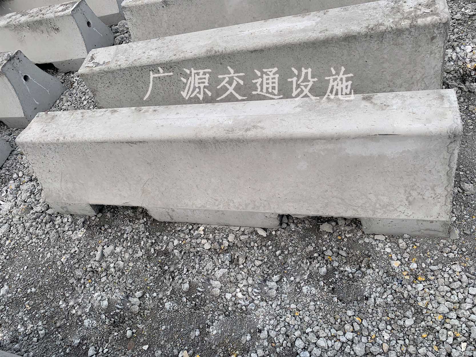 1800×480护栏底座水泥墩