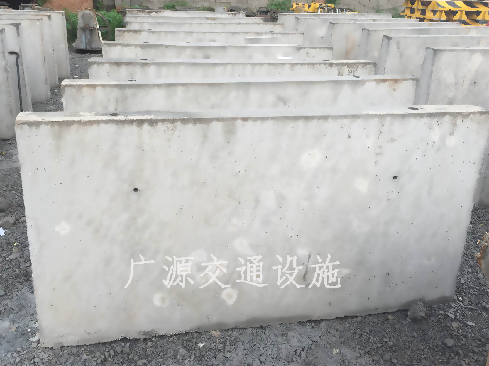 2000×1000翼墙水泥隔离墩
