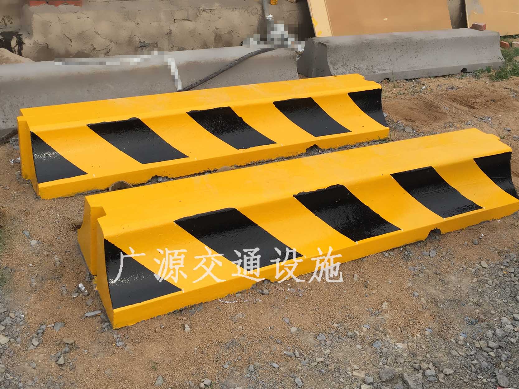 300×2000护栏隔离墩