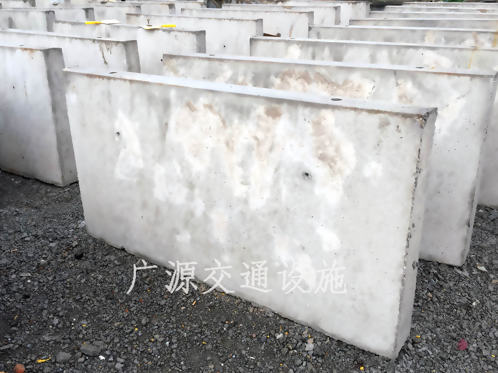 2000×1000翼墙水泥隔离墩
