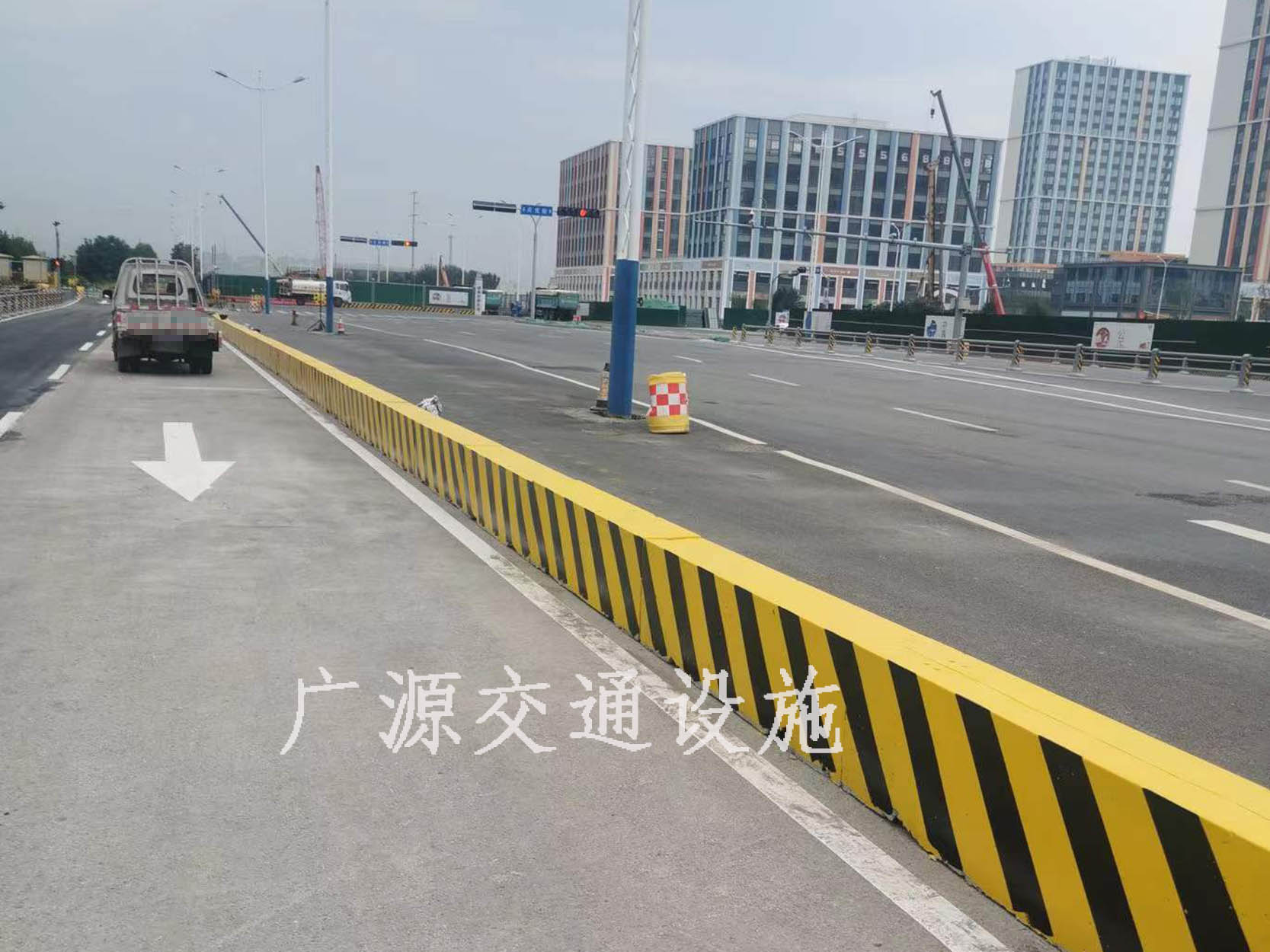 1920×500轨道交通水泥墩