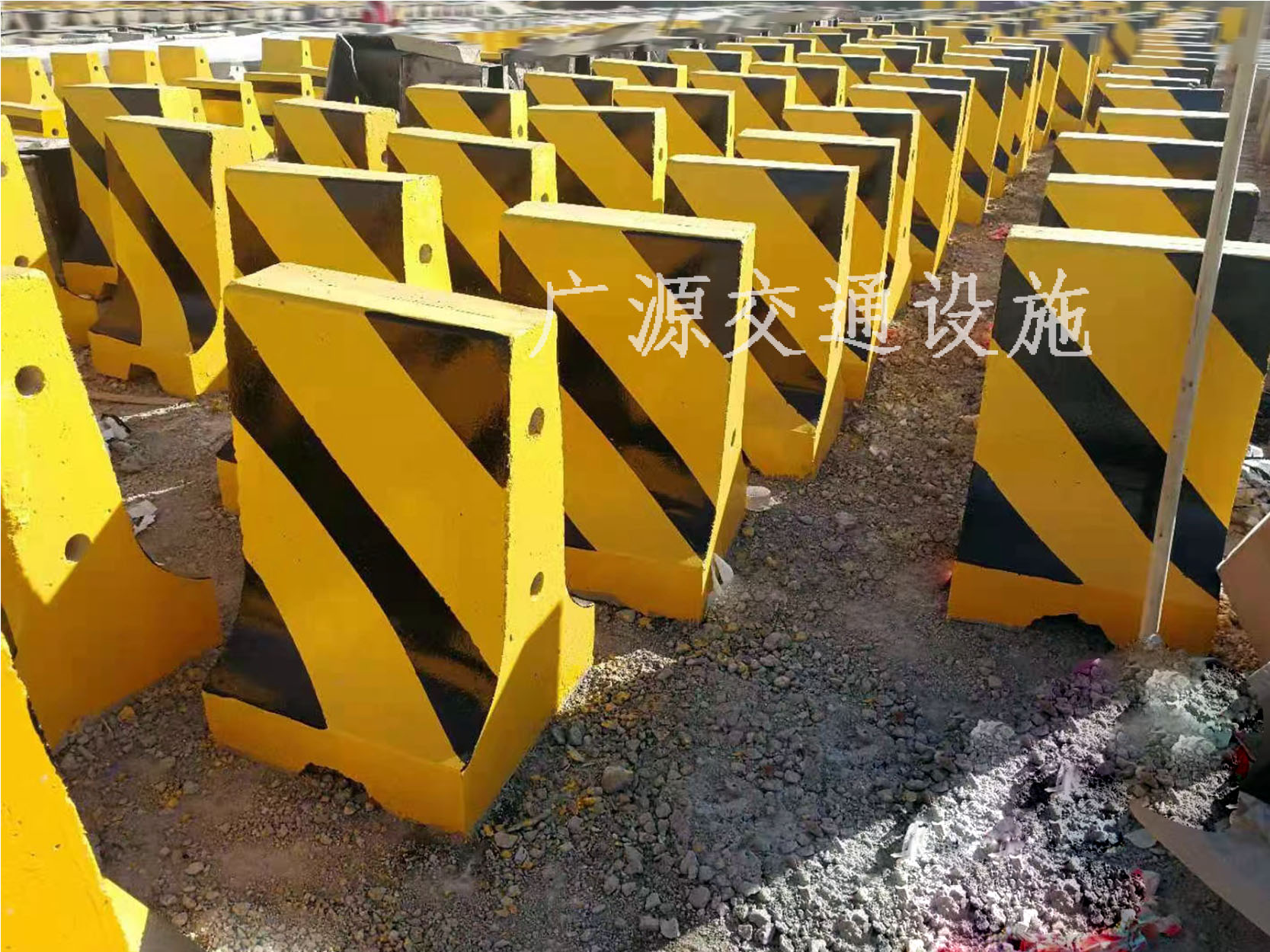 500×800中隔离墩 